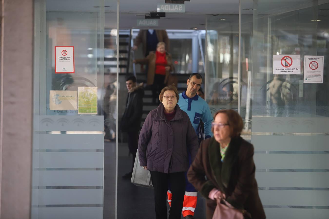 El Sindicato Médico de Córdoba cifra el respaldo a la huelga en un 80% y la Junta lo rebaja al 15%